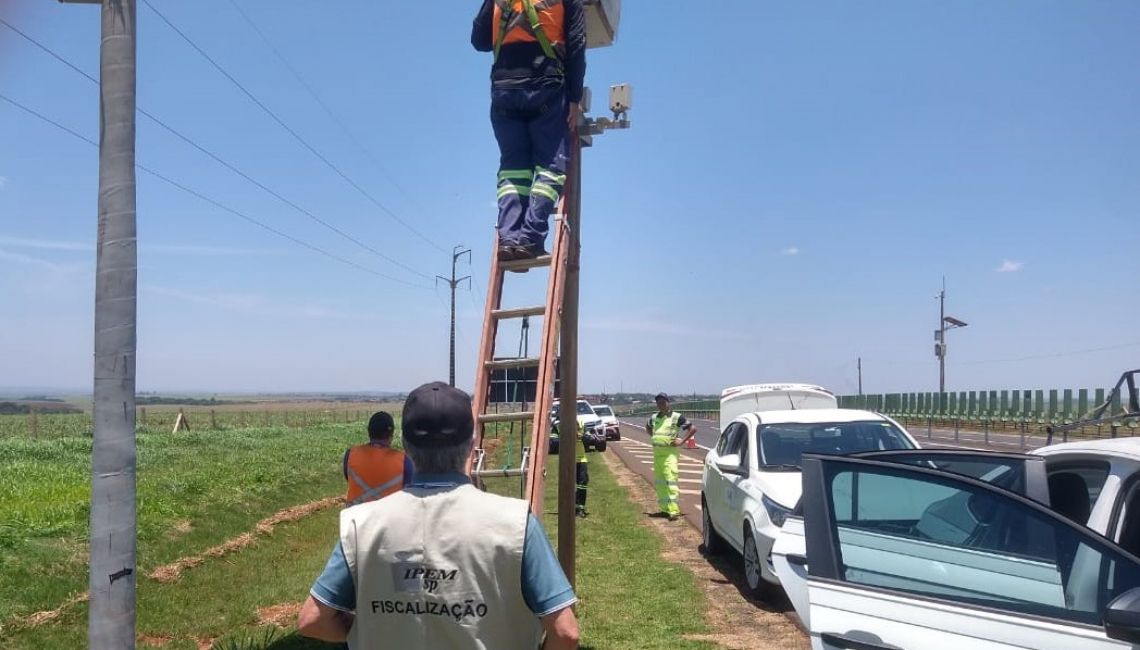Em Tarumã, Ipem-SP verifica radar na rodovia SP 333